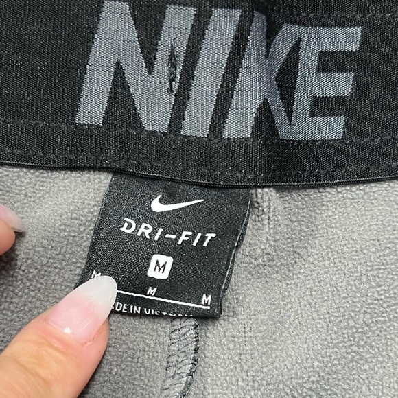 Grey Nike dri-fit sweatpants - Picture 4 of 6